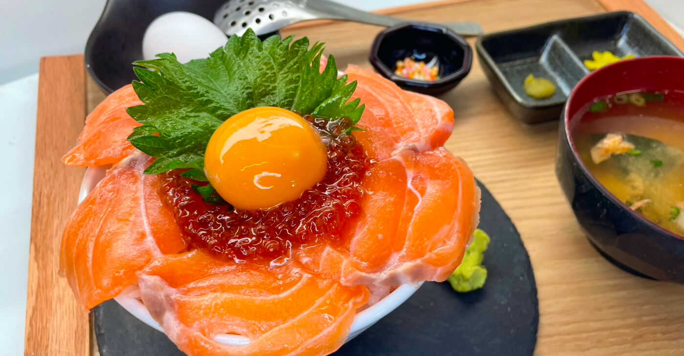 サーモンいくら丼